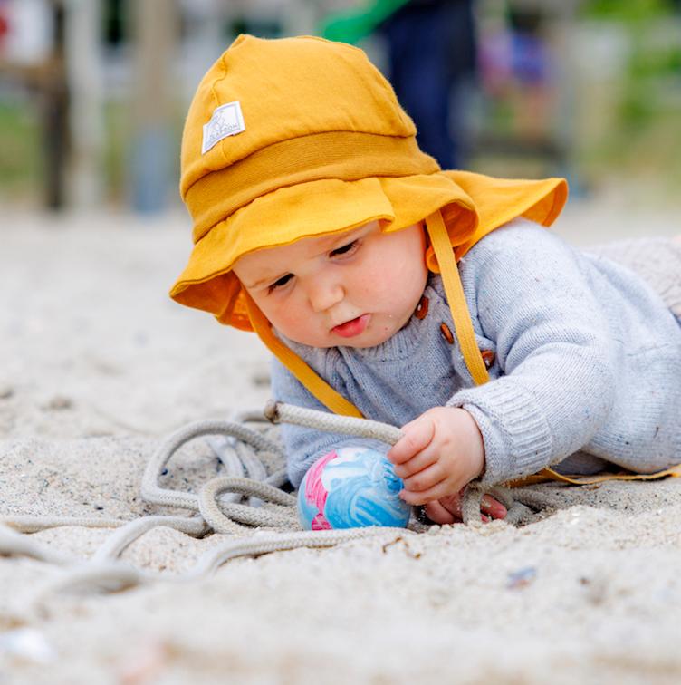 Sonnenhut Feuerwehr Baby